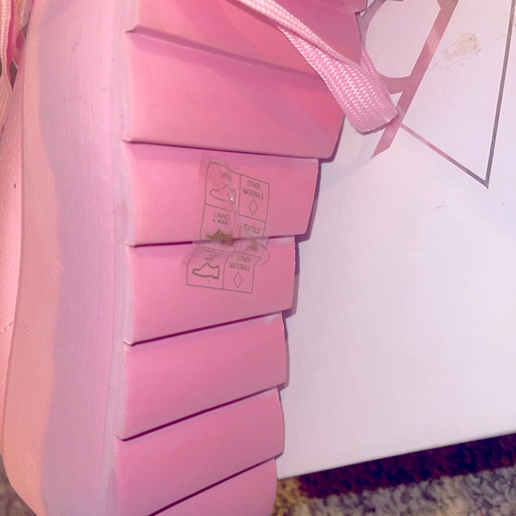 YRU Dolls Kill Lala platform sneakers - Picture 4 of 4